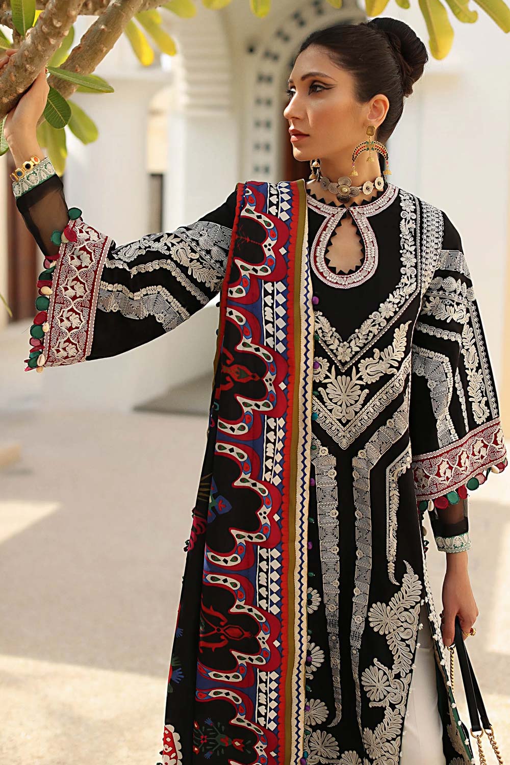 Elan Embroidered Lawn 3 piece suit EL22-03 B (QISTINA)