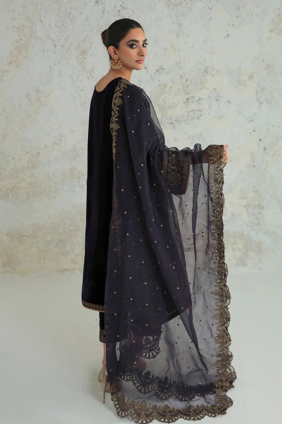 Barqoue Embroidered Velvet Suit UF-239