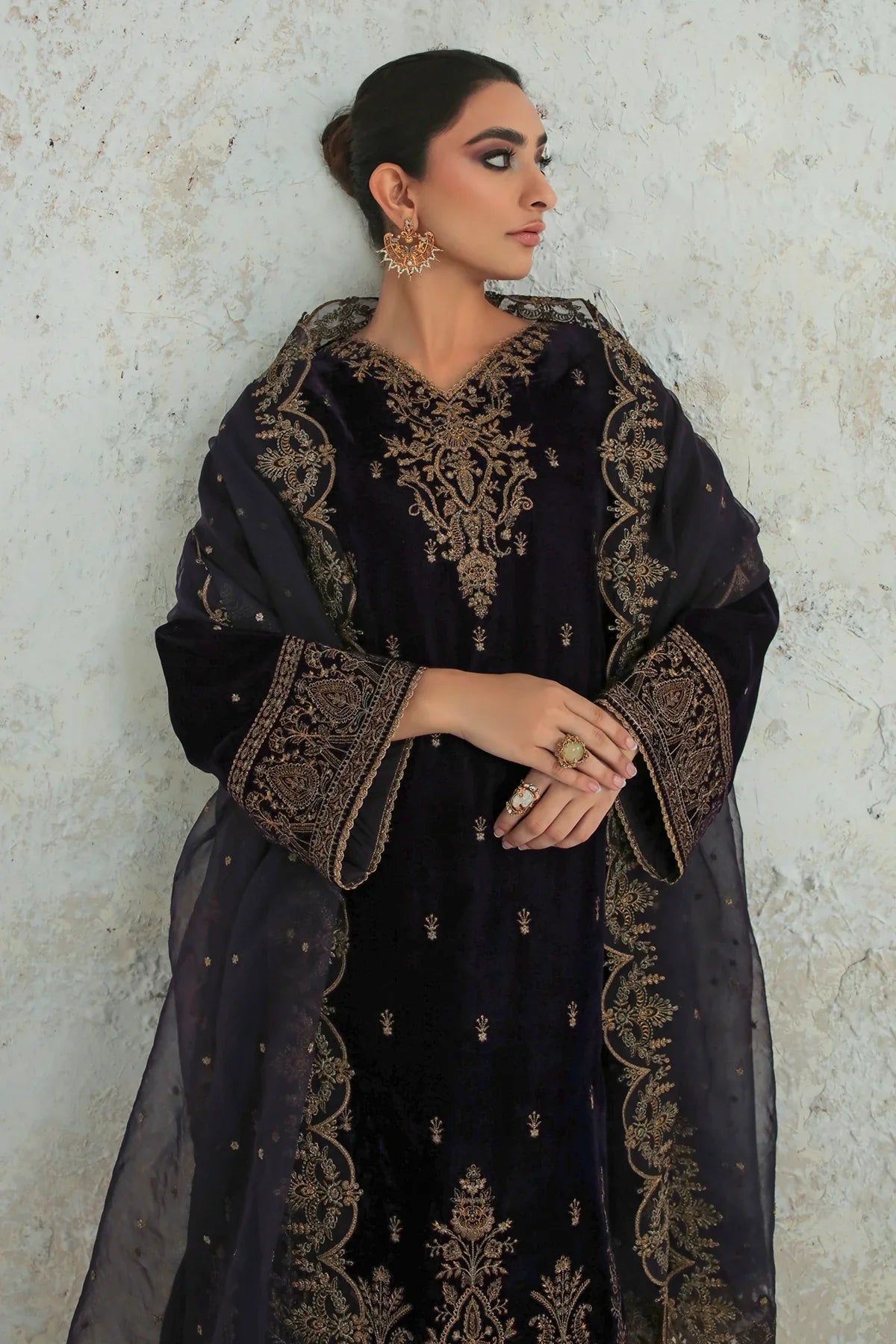 Barqoue Embroidered Velvet Suit UF-239