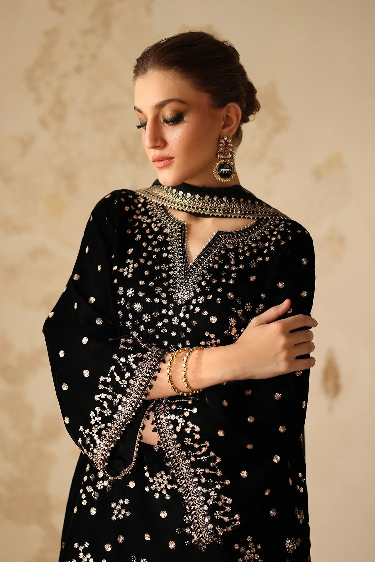 Barqoue Embroidered Velvet Suit UF-4316