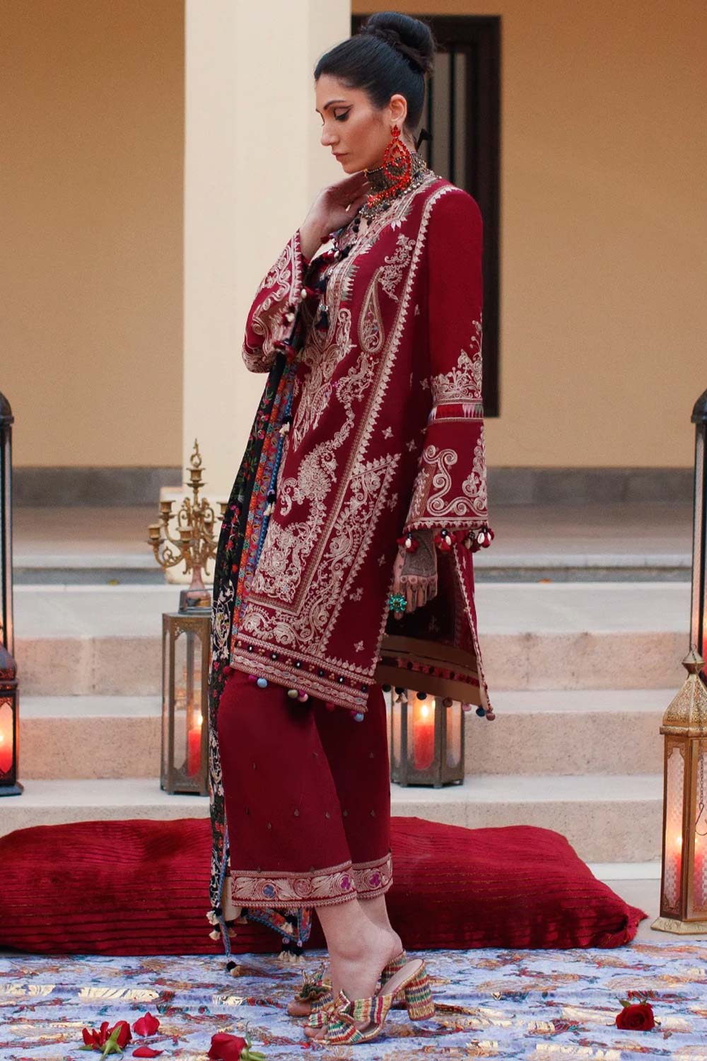 Elan Embroidered Lawn 3 piece suit EL22-10 B (SHERINE)