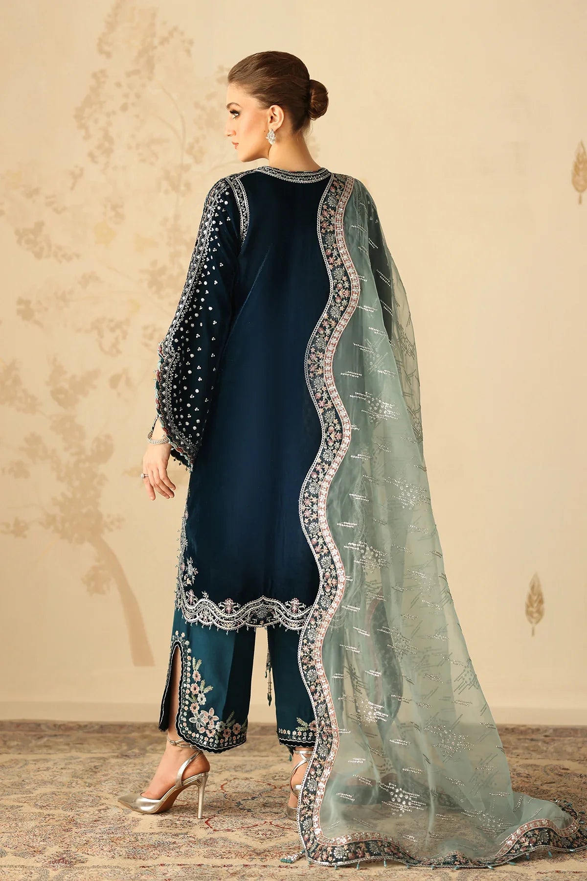 Barqoue Embroidered Velvet Suit UF-4310