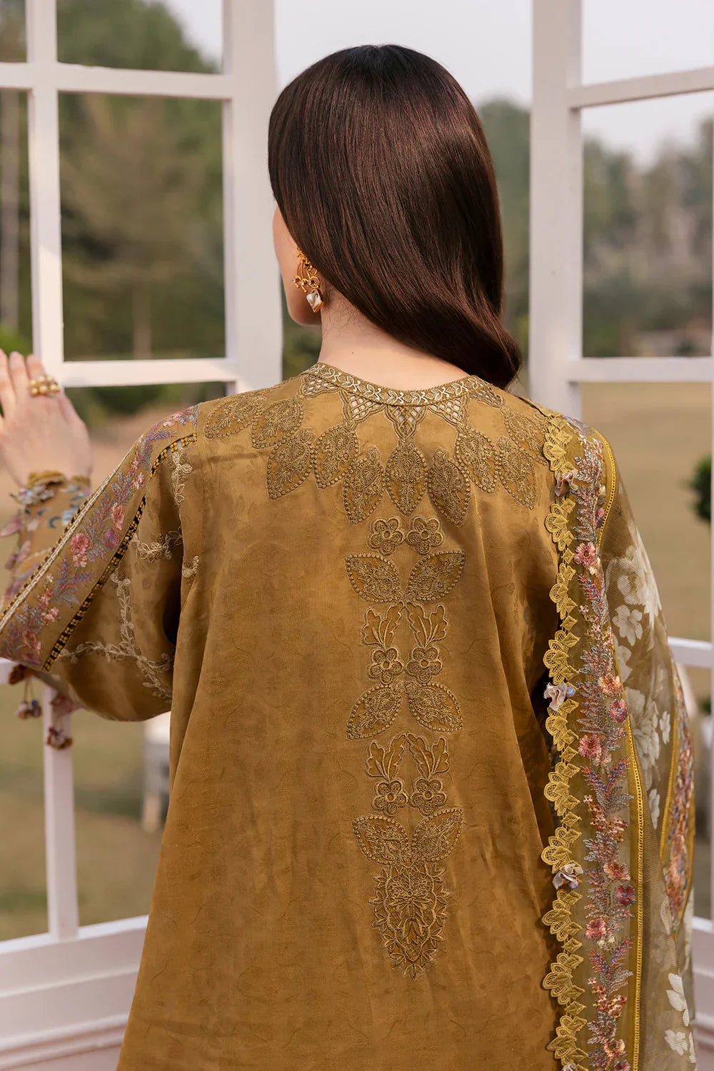 Baroque Embroidered Lawn Suit EL-D03