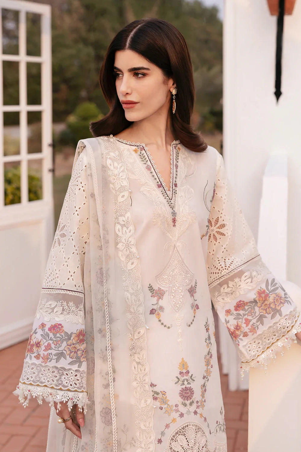 Baroque Embroidered Lawn Suit EL-D06