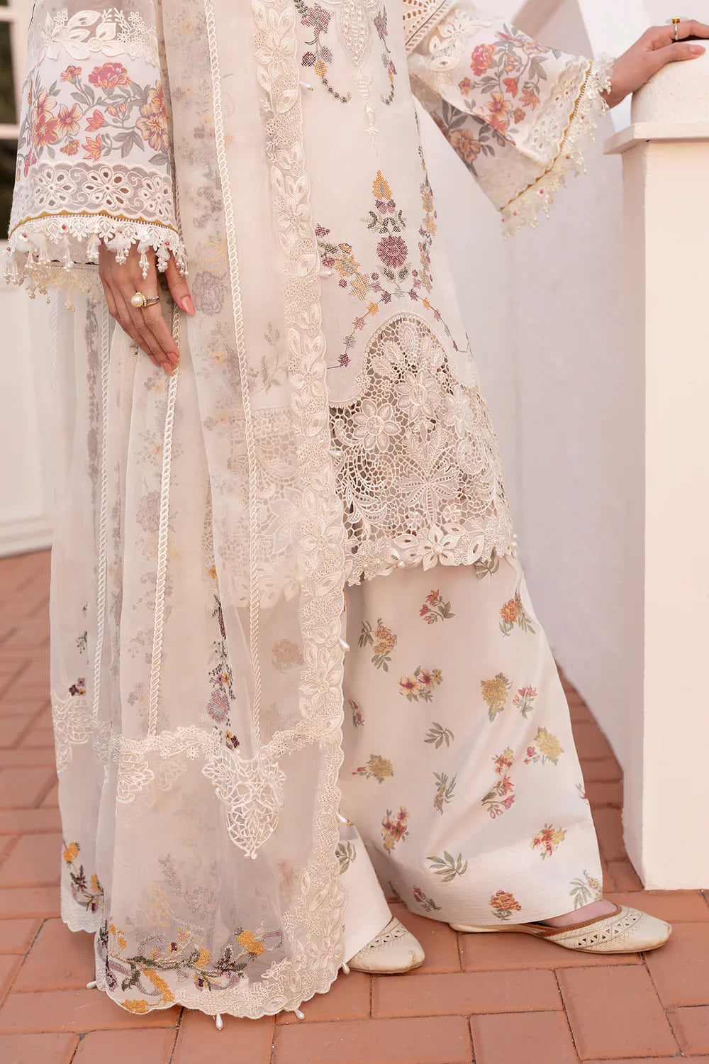 Baroque Embroidered Lawn Suit EL-D06