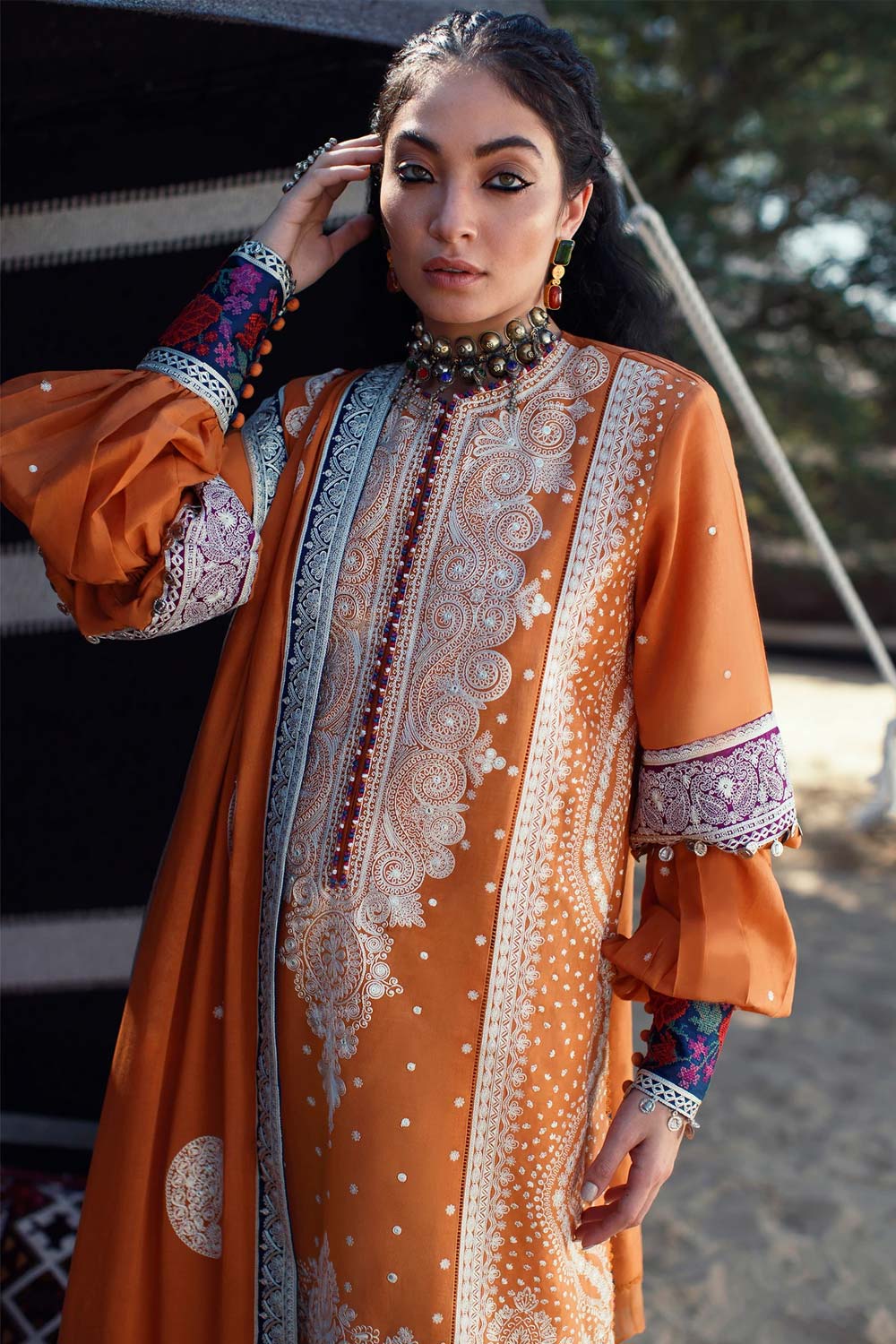 Elan Embroidered Lawn 3 piece suit EL22-05 B (REEM)
